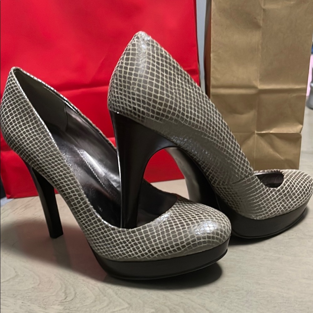 Calvin Klein Elegant Gray Snakeskin Pattern Heels